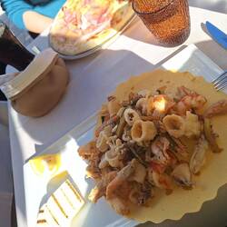 Mittagspause, ich konnte dem Nachbartisch nicht wiederstehen