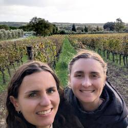 In freudiger Erwartung der Weinprobe