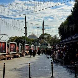 Bazar mit Sultan Eyip Moschee