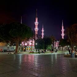 Die blaue Moschee bei Nacht