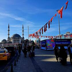 Taksim Platz und Moschee