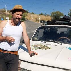 Eddie mit seinen iranischen Millionen🤟