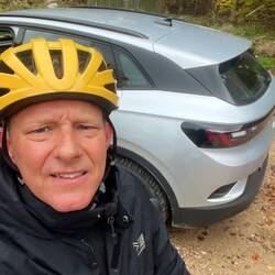 Sådan ser man åbenbart ud, når man har cyklet sine første 45 km.