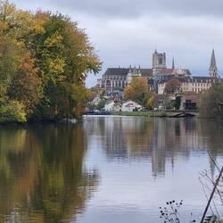 Der erste Blick auf Auxerre.