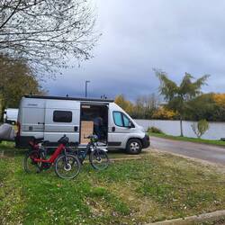 9 Grad, ganz schön frisch fürs Radfahren.