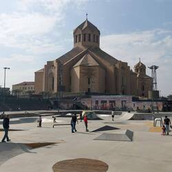 Coole Skaterbahn vor der Kathedrale