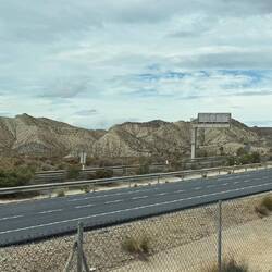 ... tja, die Wüste ist inzwischen perfekt erschlossen 😢🫩