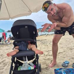 Nickerchen im Kinderwagen