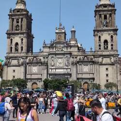 Marienplatz von Mexiko City mit Kathedrale
