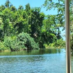 Het waterpeil kan in het regenseizoen heel erg stijgen