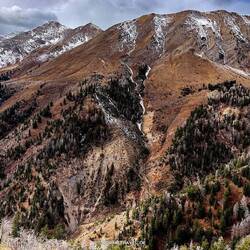 Hier oben ist es bitterkalt und der Wind pfeift sehr ungemütlich