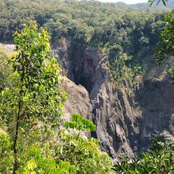 Bij de waterval, maar in 'the wet season' is er veeel meer water te zien