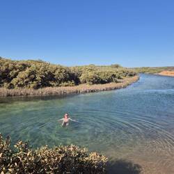 Bad in glasklarer Lagune