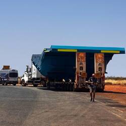 Schwertransport aus der Nähe 😉