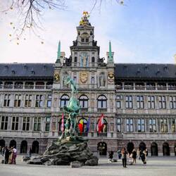 Historic Townhall building and Brabo Brunnen.