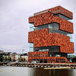 Museum aan de Stroom.