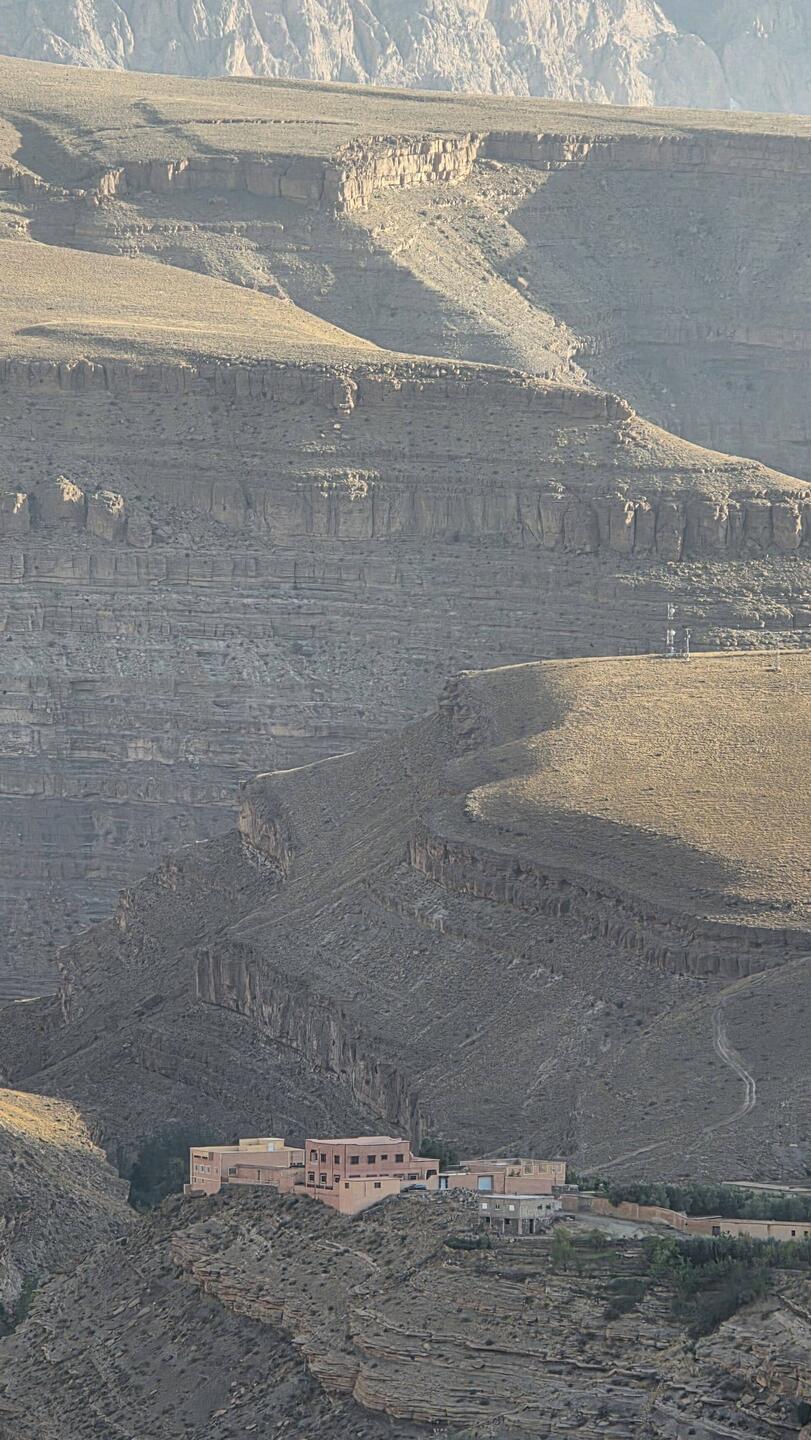 Canyons ripped into the earth's surface indicate what masses of water this continent once had