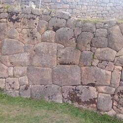 These wall are a reduced version of those in Saksaywaman !