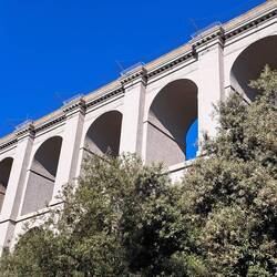 Ponte monumentale della metà del XIX secolo (Pio IX, papa Chigi)