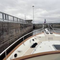 Into the Whitton Lock