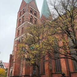 Première cathédrale gothique de l'Allemagne, en brique évidemment (13eme siècle)