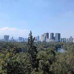 Blick vom Castillo Chapultepec über das Zentrum (Stadtrand ca 50km weiter)