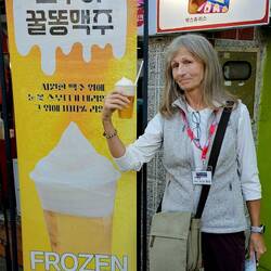 Frozen Beer. Some beer w/ unflavorwd froth poured on top along w/ a little sugary syrup. 🫤