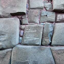 Inka Mauer und Mauer von Spanien