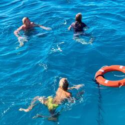 Das Meer ist doch schon etwas kühler Ende Oktober