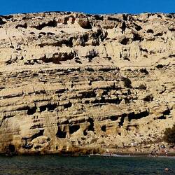 Höhlen aus römischer und frühbyzantinischer Zeit waren ideale Wohnstätten für die Hippies