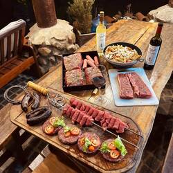 Asado, tradicional argentino – une soirée cozy au camping with amigos.