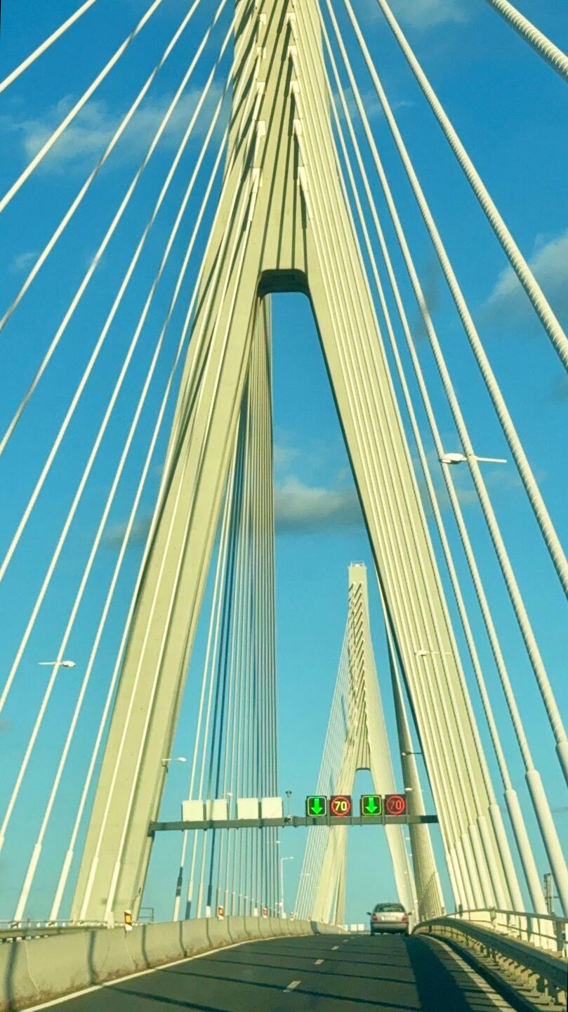 Passage sur le pont "frontière" nous passons en Espagne 🇪🇸et perdons une heure 😅