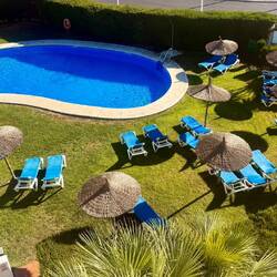 Une des 2 piscines