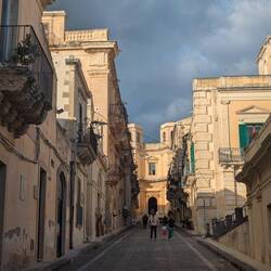 Blick auf ab die Chiesa di Montevergine