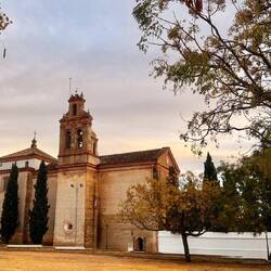 Posés pour la nuit au pied du sanctuaire de Notre Dame de Loreto 🤗