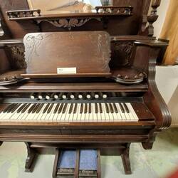 Die europäischen Einwanderer brachten ihre wertvollen Möbel aus der Heimat mit