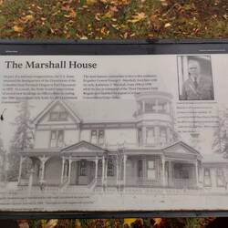 Genau, der Marshall, der mit dem Plan.