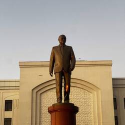 Erster Präsident Usbekistans