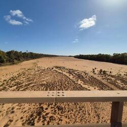 Nur roter Sand statt Wasser (und der heiße Sommer kommt noch)