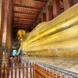 Über 40m langer Buddha