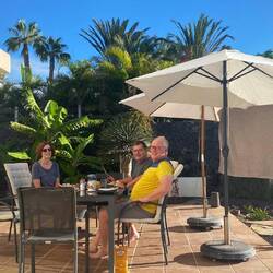 Frühstück mit Sonnenschutz