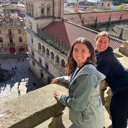 Marisa from New Jersey and Ingunn from Norway on the rooftop tour.