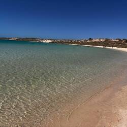 Coral Bay mit mega Strand