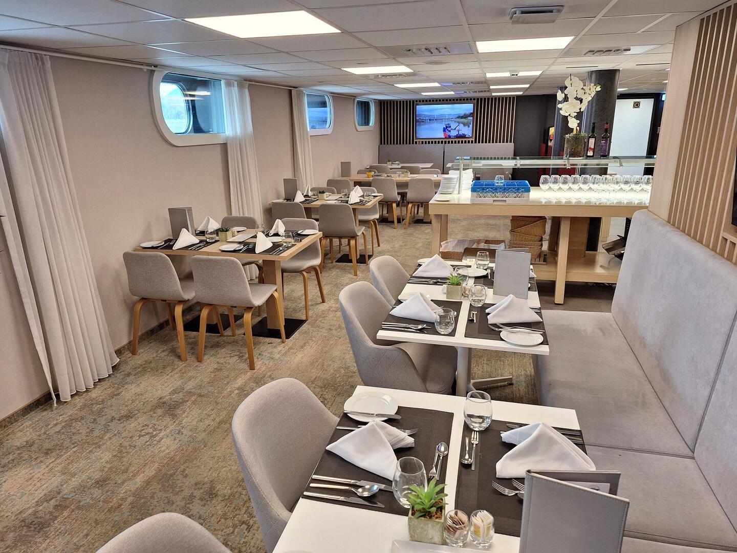 Bordrestaurant 😊👌👍🐔🥐🫑🍨🍚🍰🍺🍴