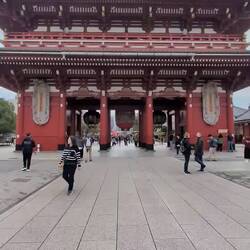 Das grosse Eingangs-Tori