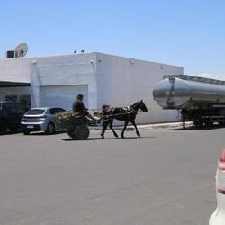 Typische Szenerie an einer Tankstelle, oder? 😂