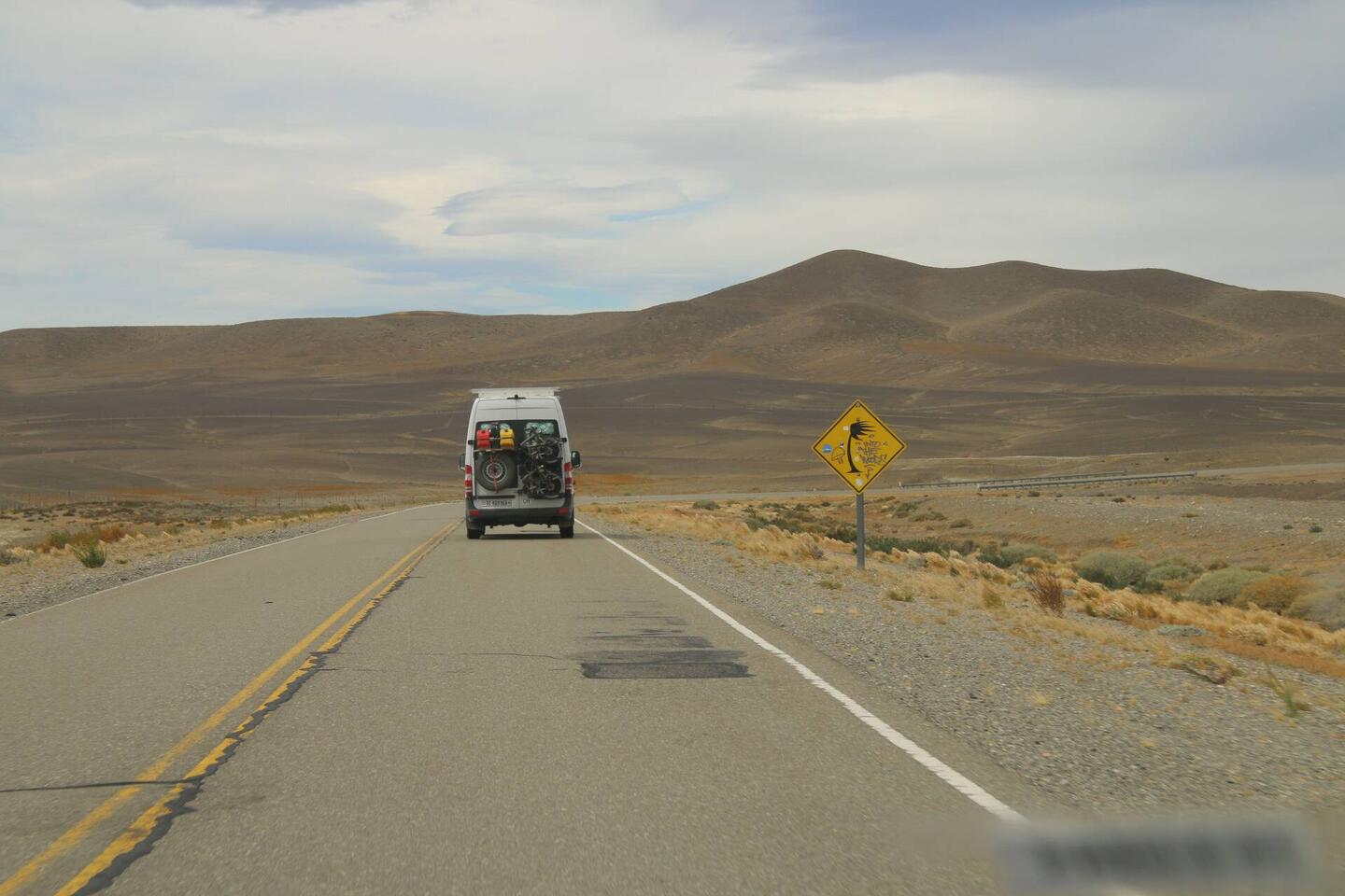 Warnschilder wegen starker Winden