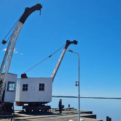 Verladekrähne am Hafen