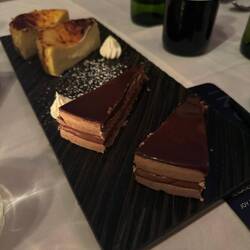 Cheese cake and chocolate cake 🍰