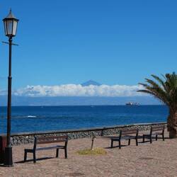auch an der Uferpromenade - der Teide.